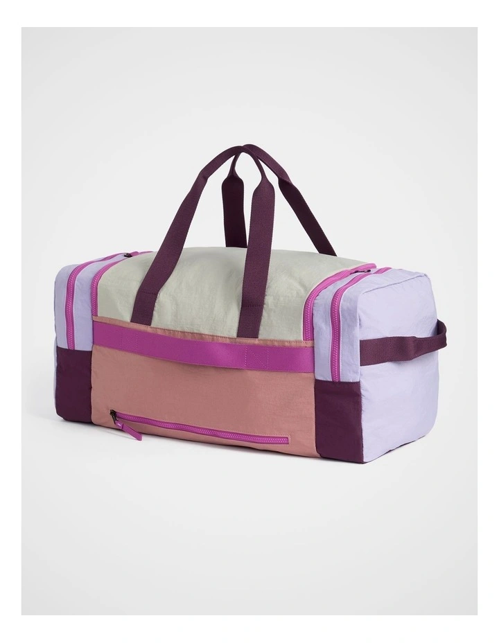 Play Overnight Bag in Raspberry image 5