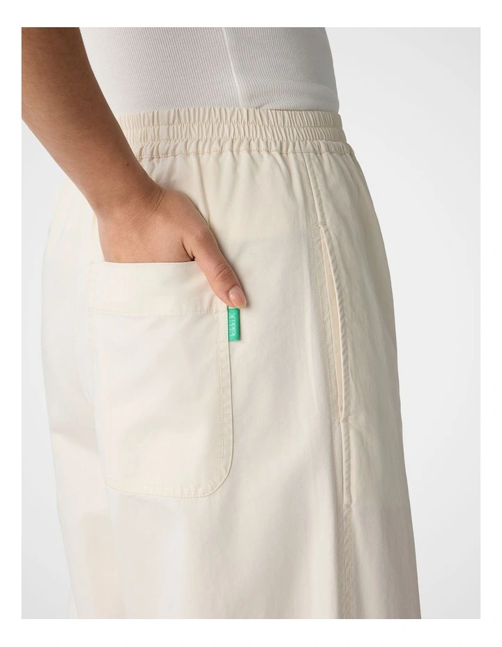 Twill Barrel Pant in Ecru image 5