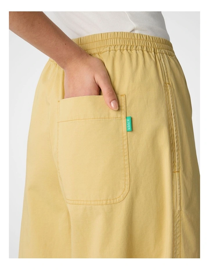 Twill Barrel Pant in Dijon image 5