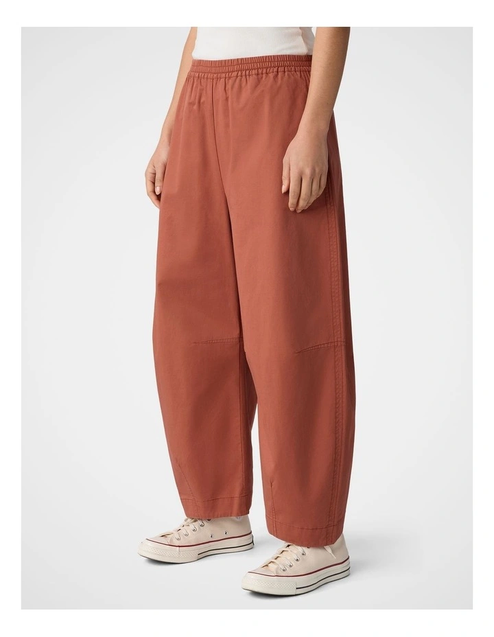 Twill Barrel Pant in Cinnamon image 3