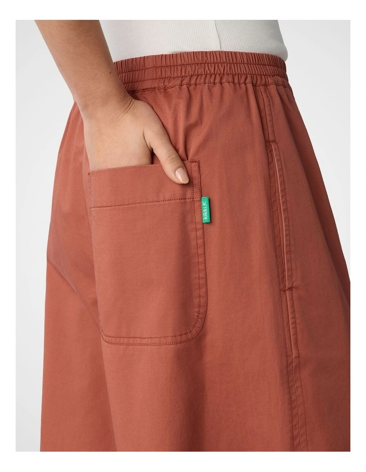 Twill Barrel Pant in Cinnamon image 4