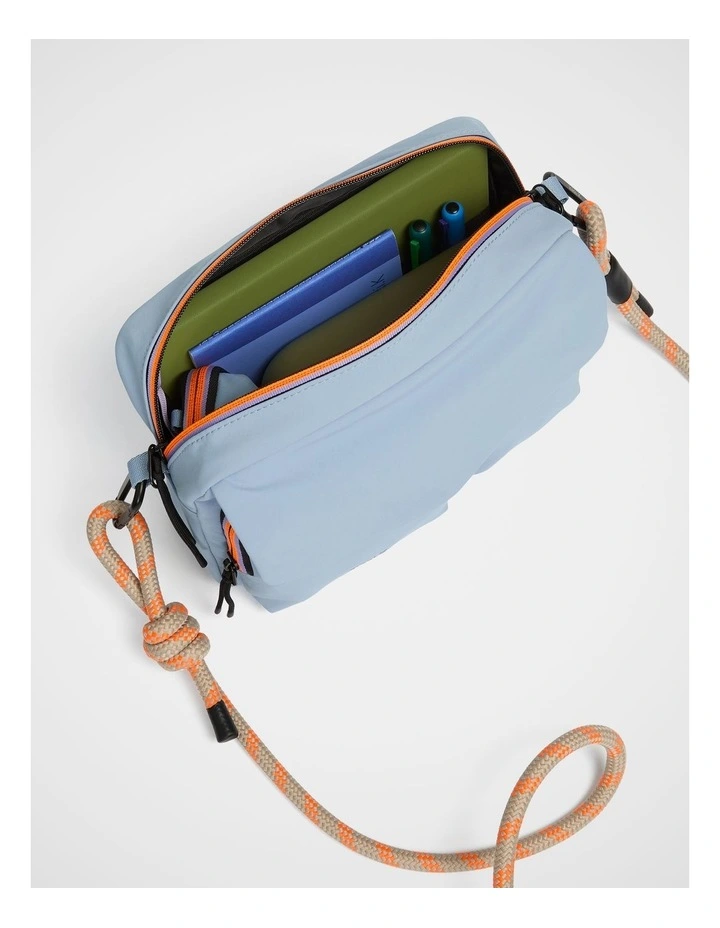 Trek. Pocket Bag in Cloud image 4
