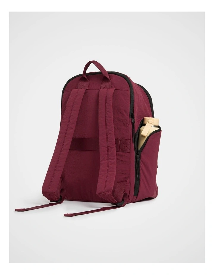 TREK. Backpack in Cherry image 2
