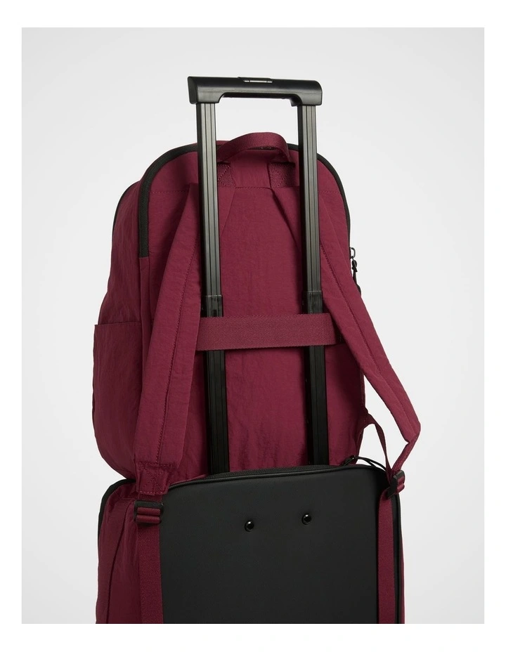 TREK. Backpack in Cherry image 6