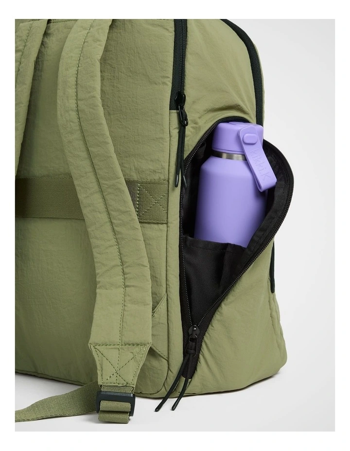 TREK. Backpack in Moss image 3