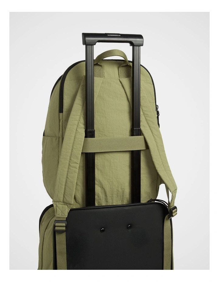 TREK. Backpack in Moss image 5
