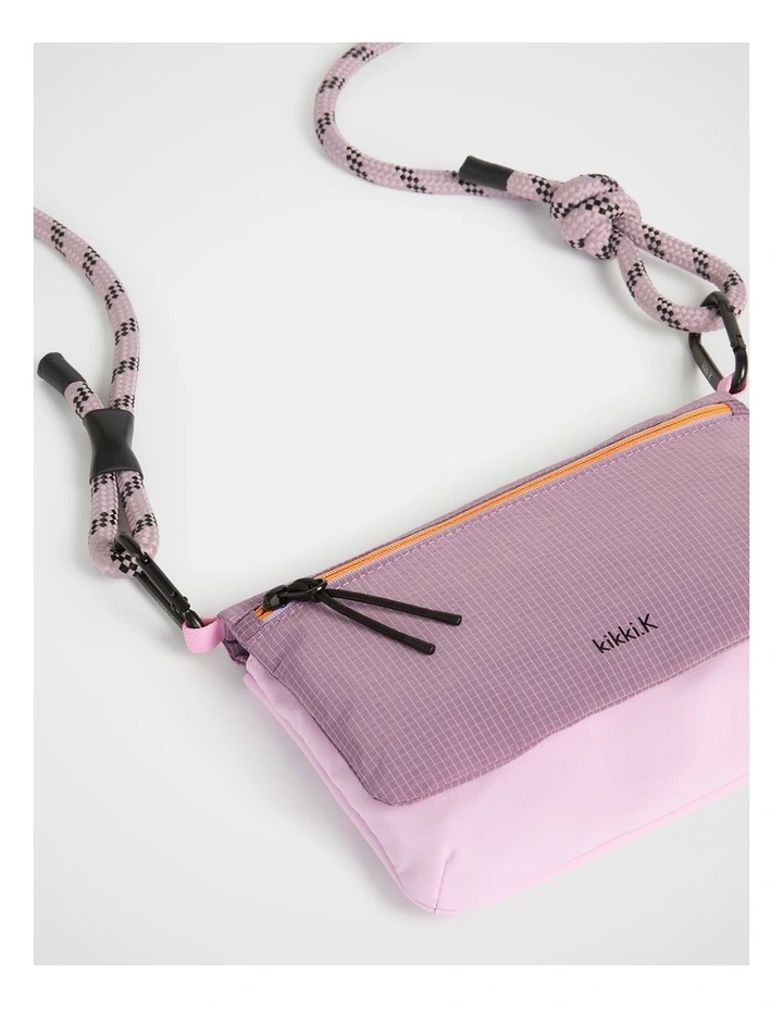 TREK. Pouch Crossbody Sugar image 4
