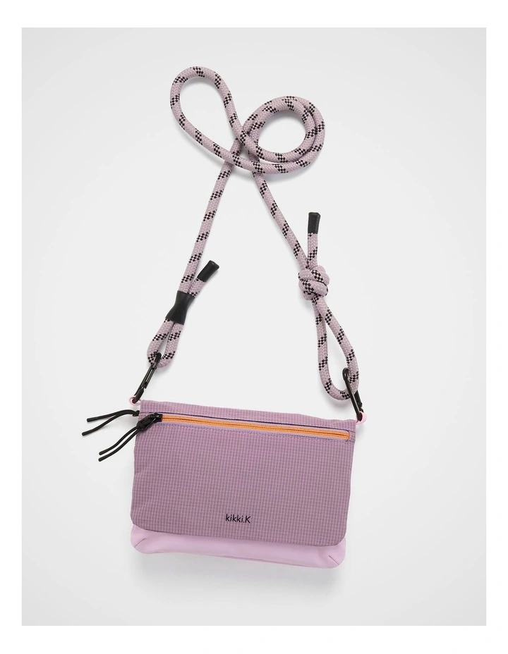 TREK. Pouch Crossbody Sugar image 5