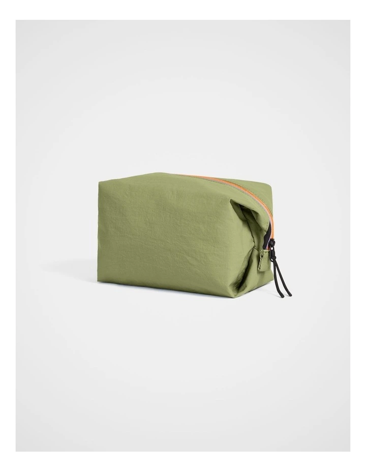 Trek. Cosmetic Case in Moss image 2