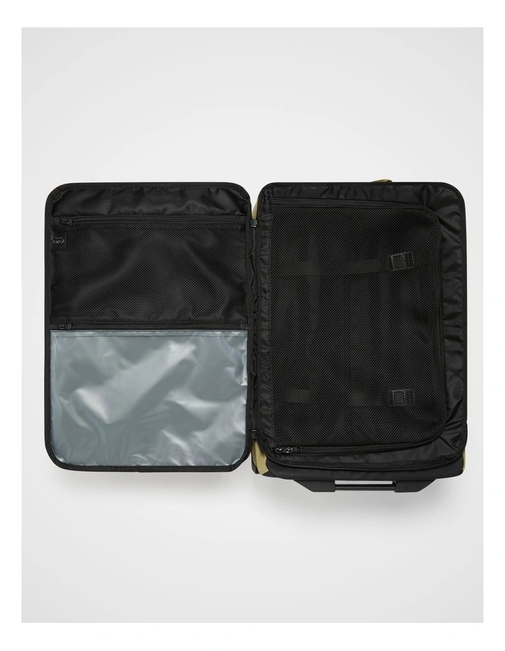 TREK. Carry-On Case in Moss image 3