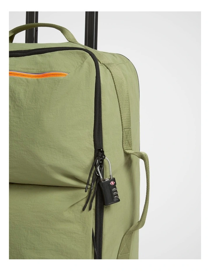 TREK. Carry-On Case in Moss image 5