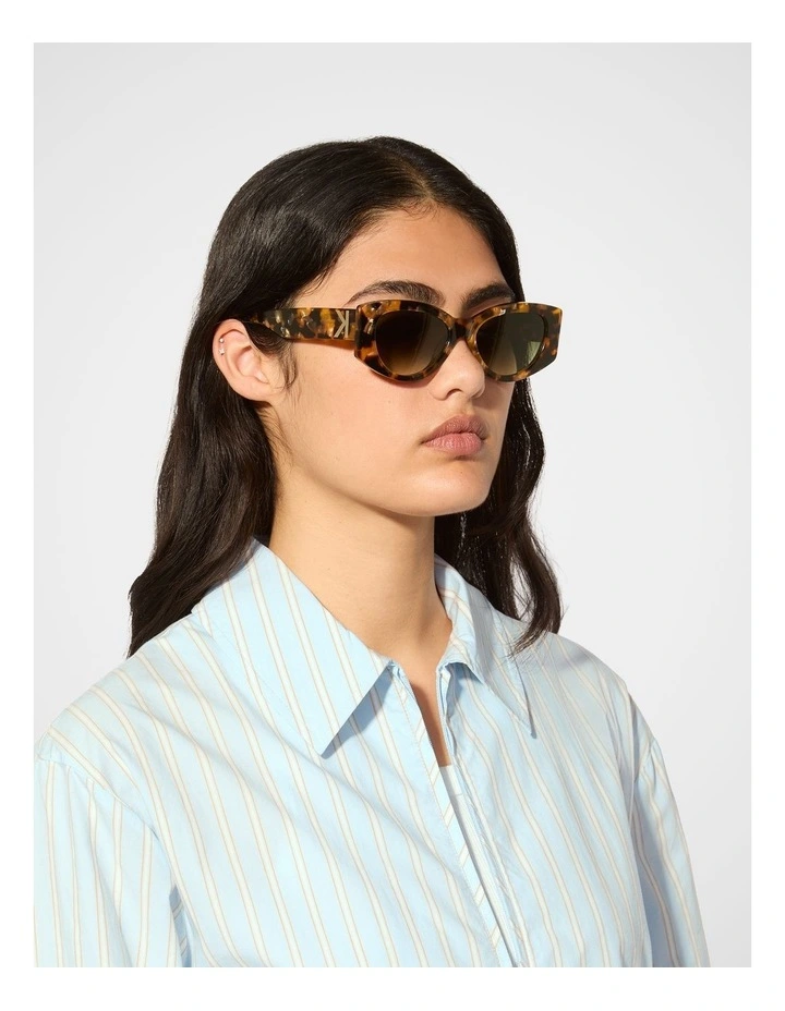 Horizon Sunglasses in Brown image 3