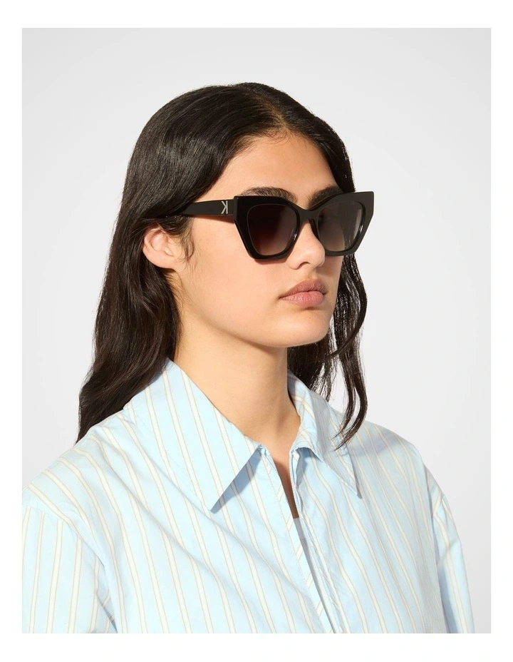 Monarch Sunglasses in Black image 2