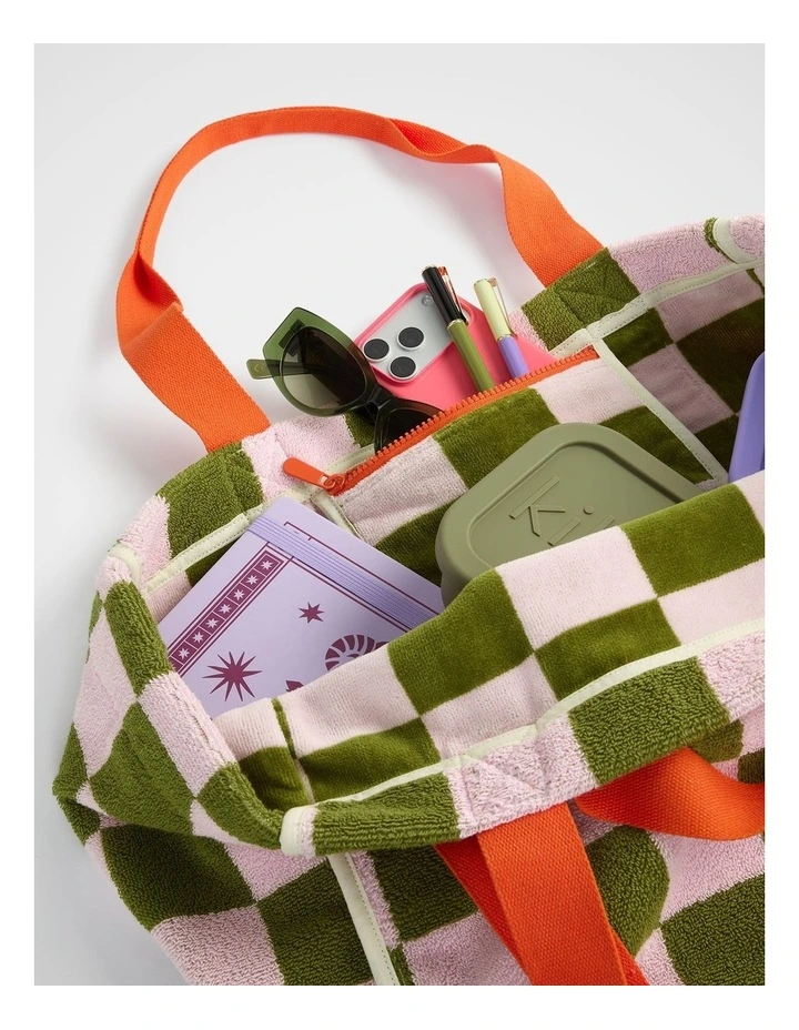 Beach Bag in Pink image 4