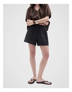 Essential Linen Short in Black