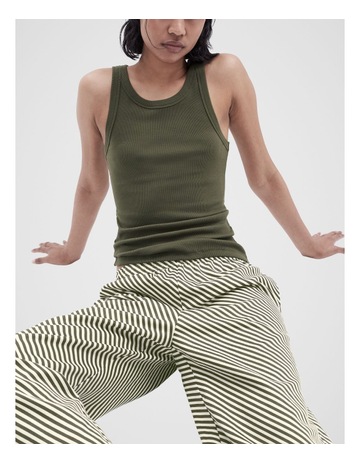 Khaki colour