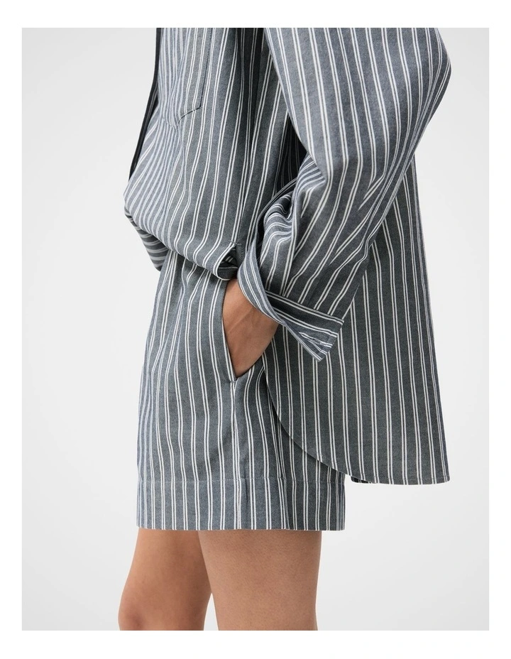 Oxford Pull On Shorts in Navy Multi image 3