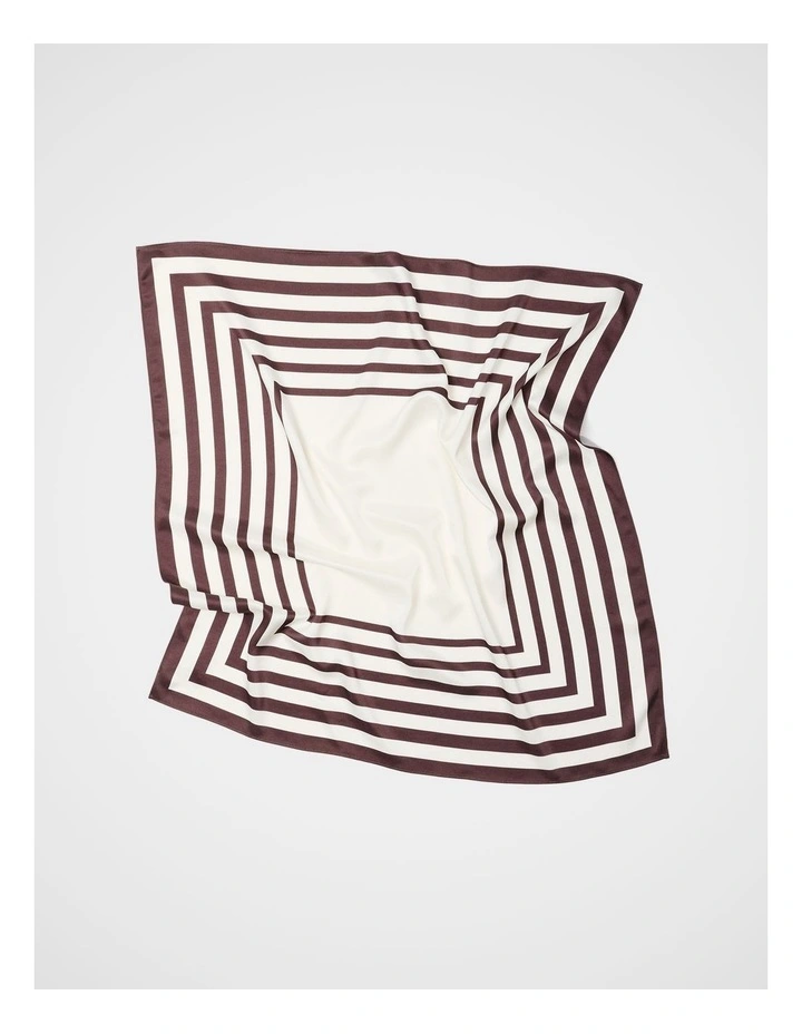 Printed Scarf in Red image 2