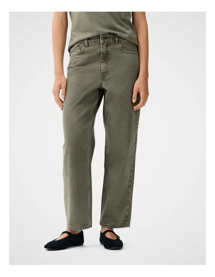 Barrel Leg Jean image 3