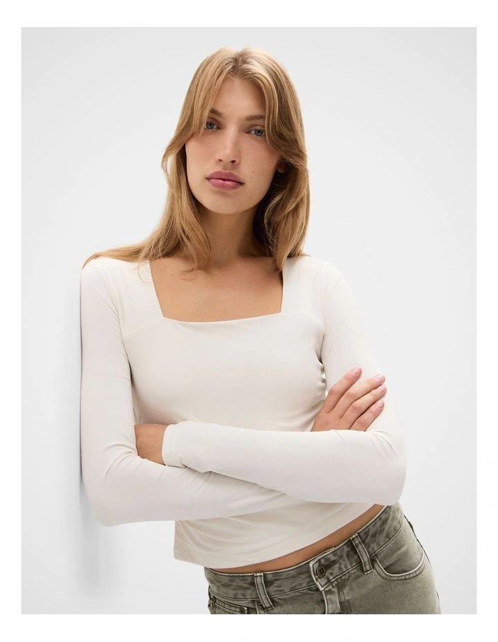 Ruched Detail Long Sleeve Top image 4