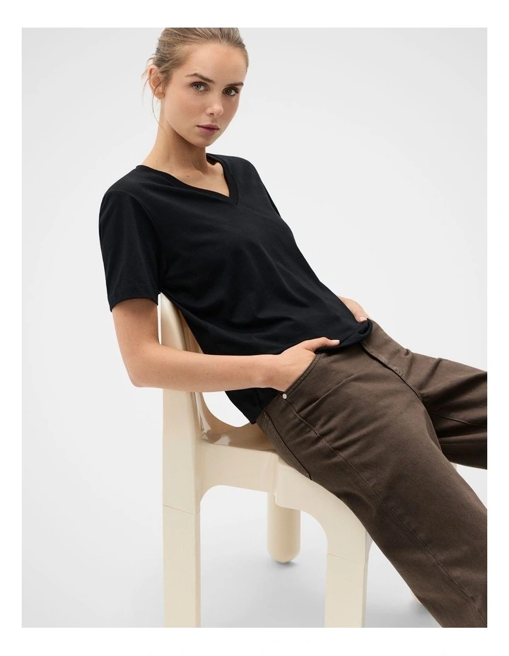 The Classic V Neck Tee image 3