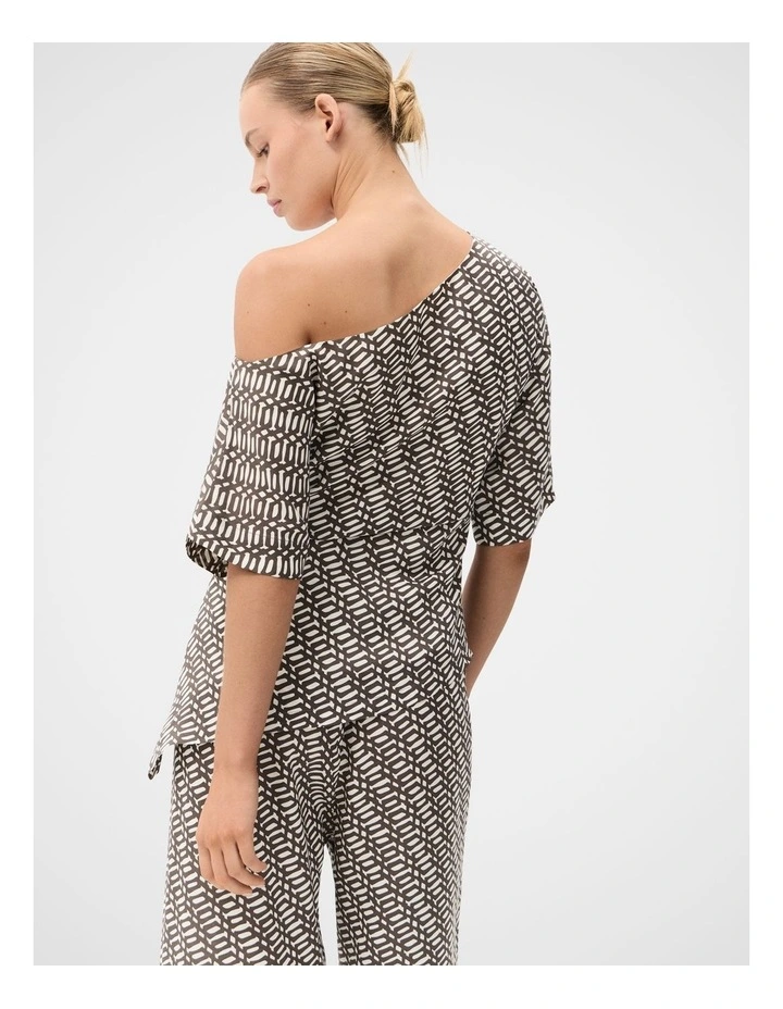 Asymm Geo Top image 2