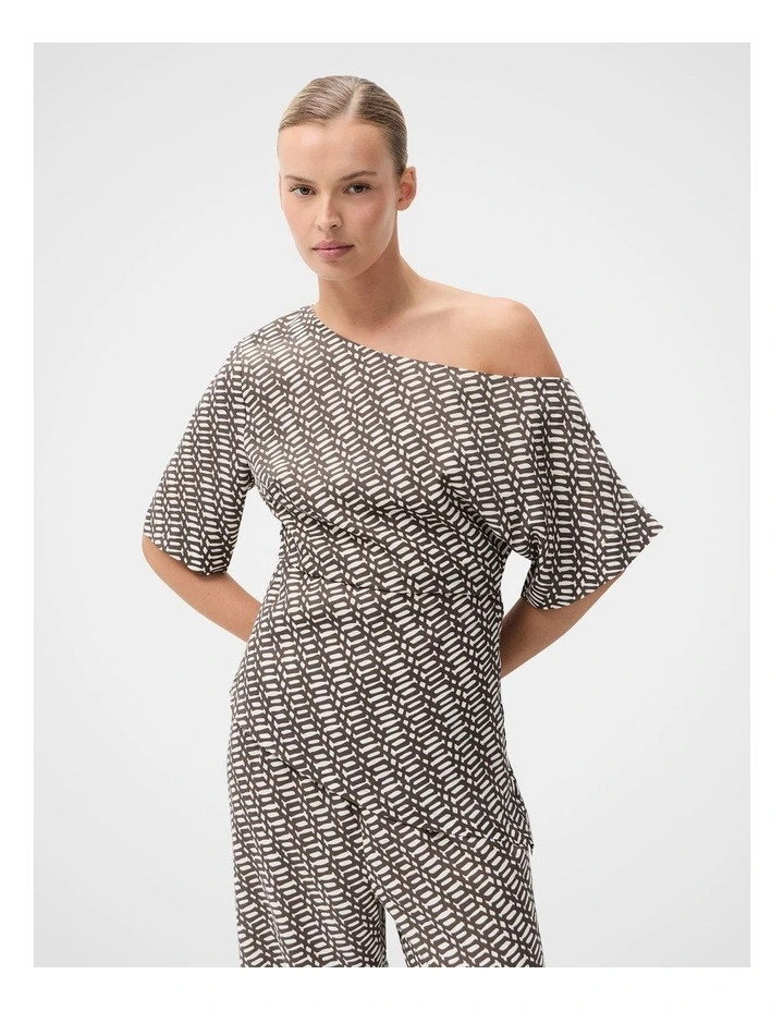 Asymm Geo Top image 3