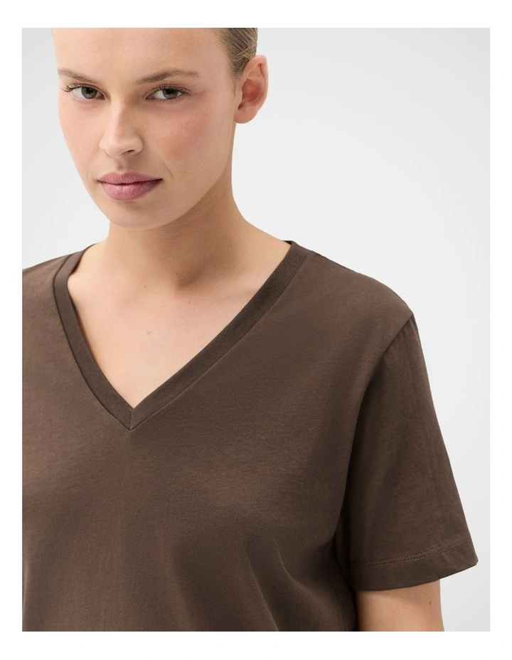 The Classic V Neck Tee image 4
