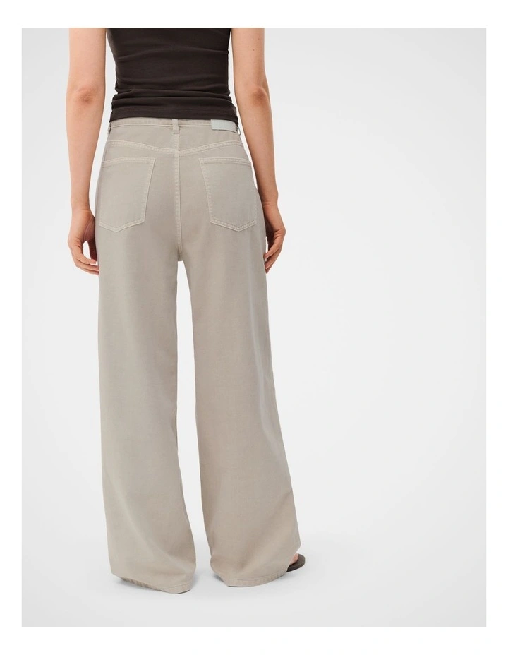 Relaxed Asymmetric Jean image 2