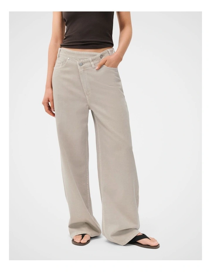 Relaxed Asymmetric Jean image 3