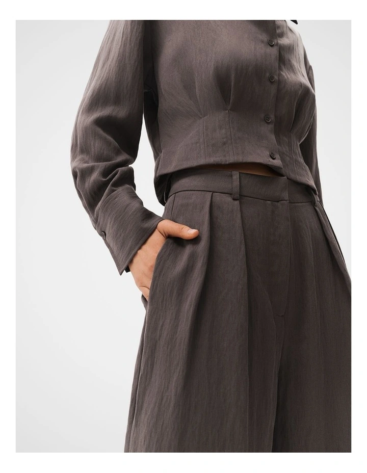 Textured Pleat Bermuda Short image 4