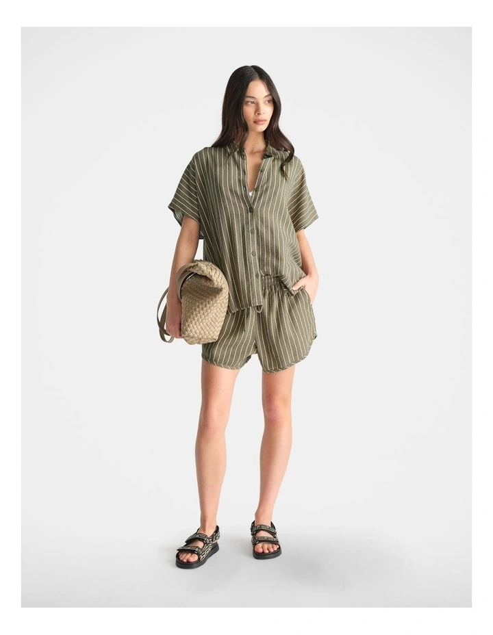 D-Luxe Linen Blend Boxy Shirt in Green in Multi image 1