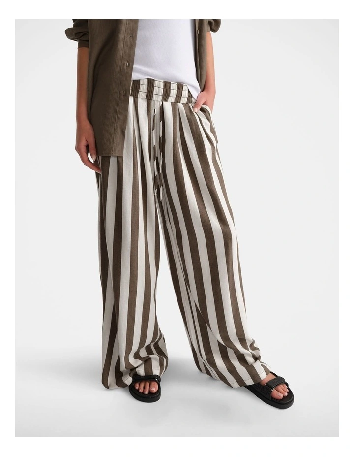 D-Luxe Linen Blend Stripe Pant in Green image 3