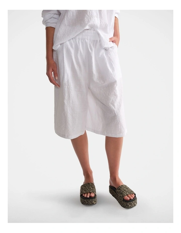 D-Luxe Resort Bermuda Short in White image 3