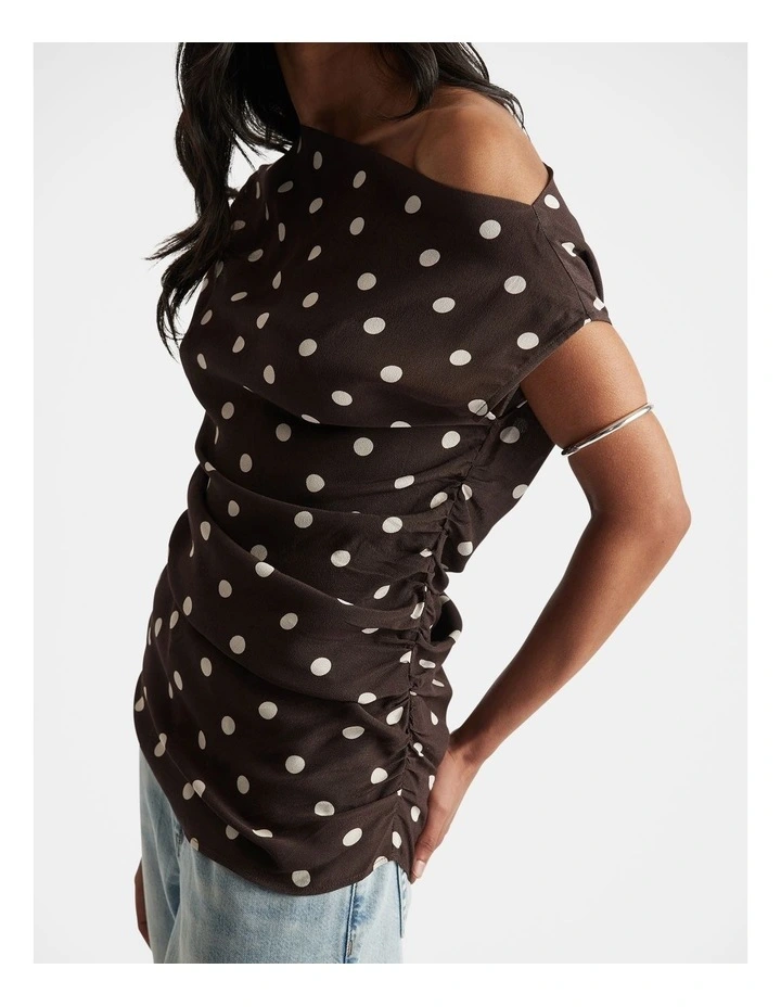 Frankie Tip Shoulder Top in Brown image 3