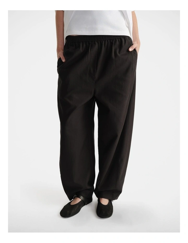 D-Luxe Barrel Twill Pant in Black image 3