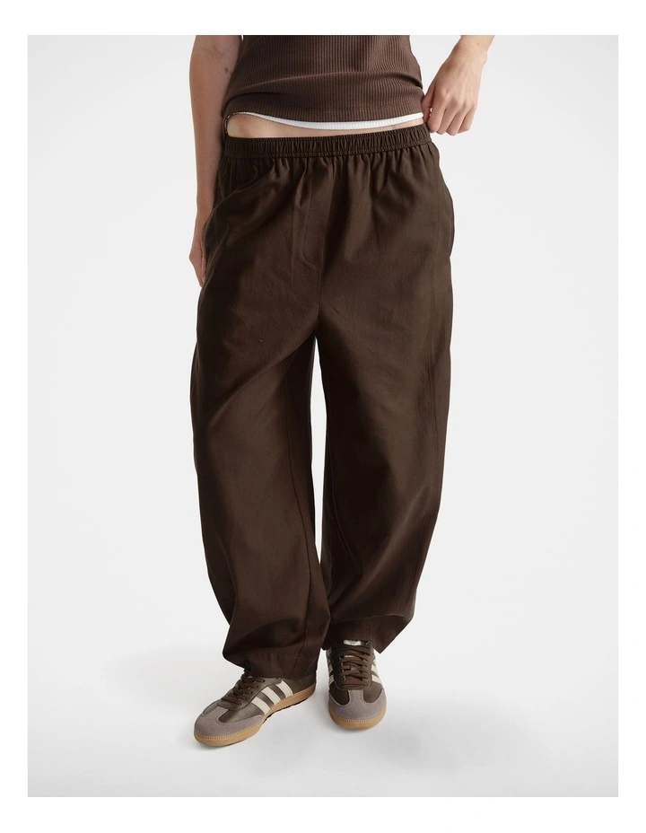 D-Luxe Barrel Twill Pant in Brown image 3