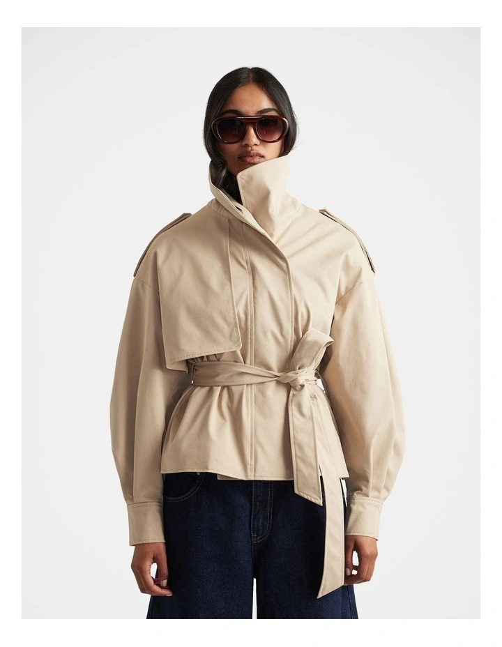 Lila Cropped Trench Coat in Beige image 3