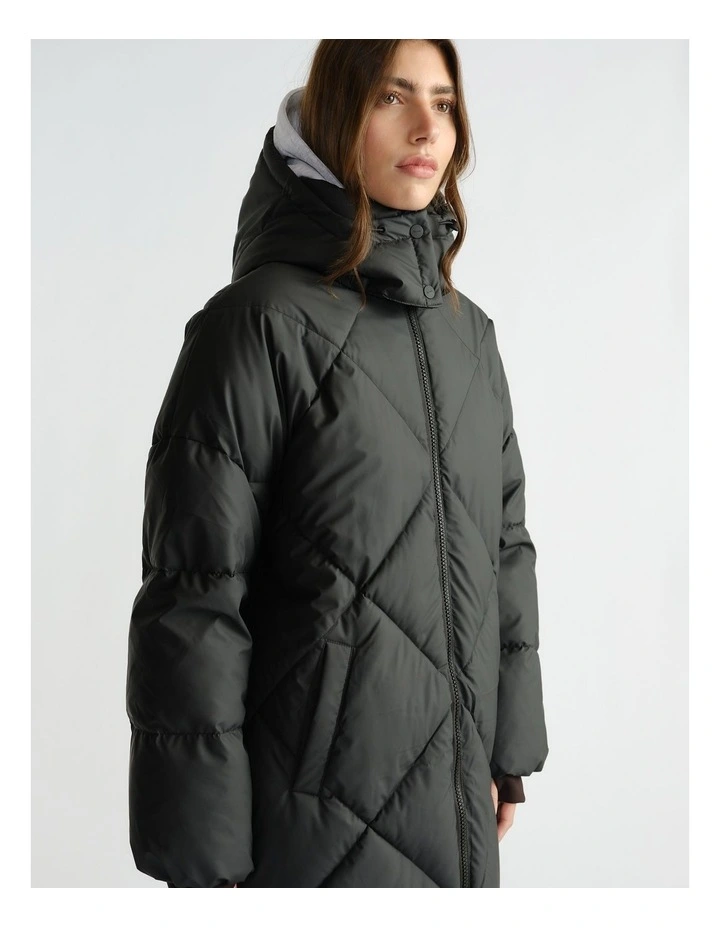 Maxi Puffer Jacket in Black image 3