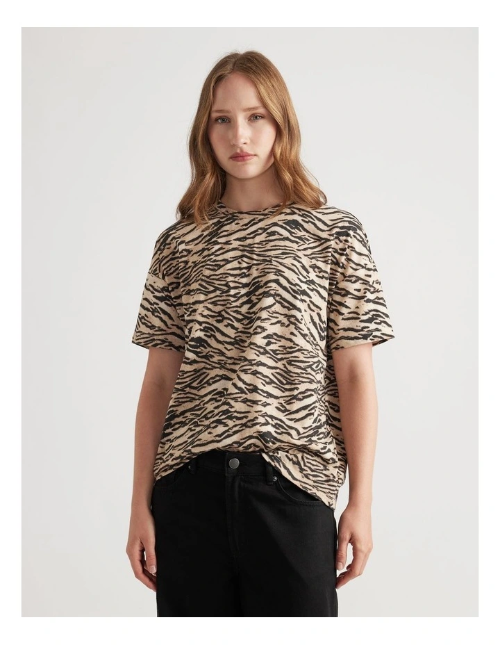 Short Sleeve Print Tee in Animal print image 3