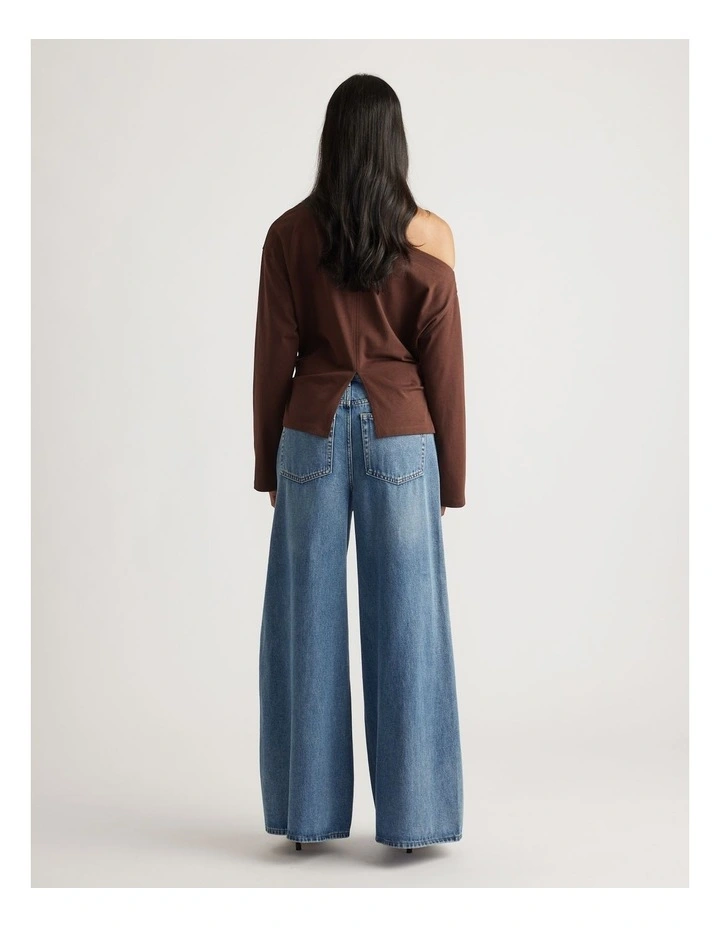 Ally Tipped Shoulder Tee in Teak Brown image 2