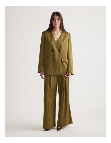 Chartreuse colour