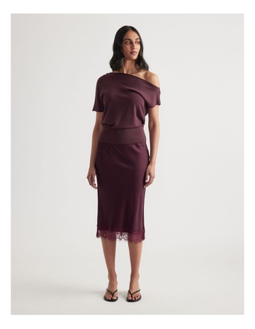 Claret colour