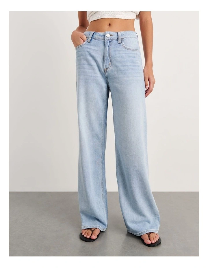 Loe Mid Rise Straight Jean in Light Wash image 1