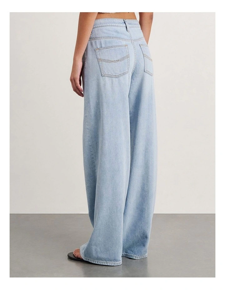 Loe Mid Rise Straight Jean in Light Wash image 2