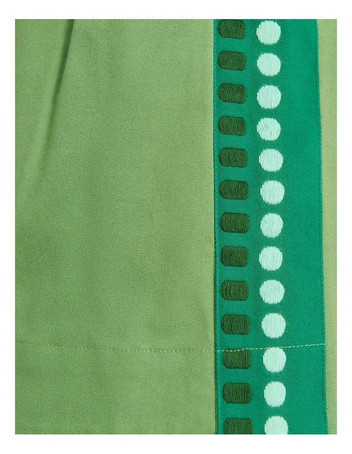 Canvas Contrast Short in Green image 7