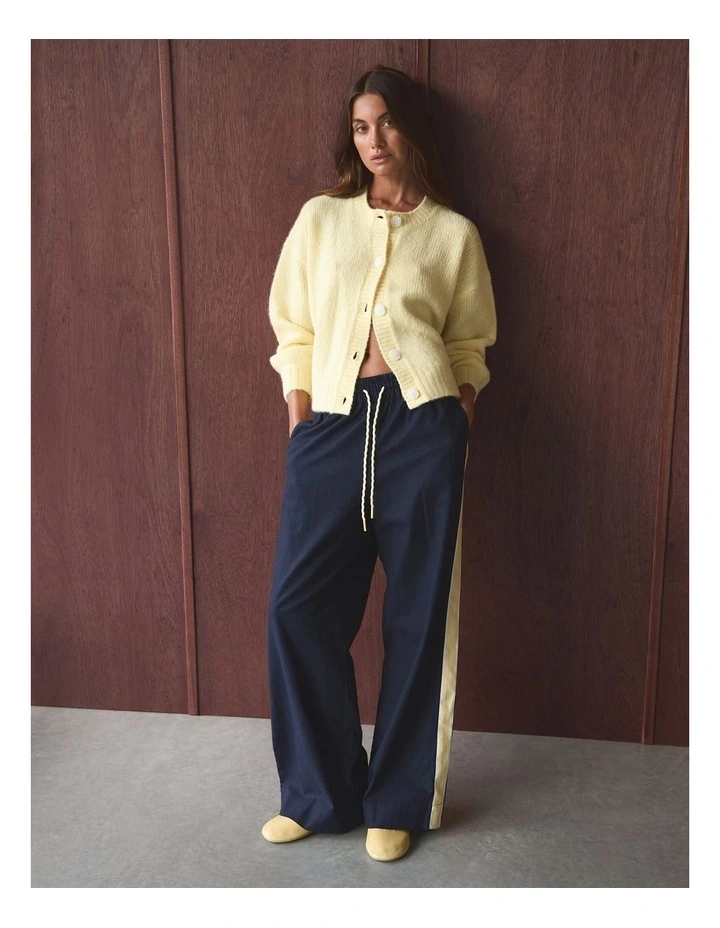 Liv Pant in Navy image 4