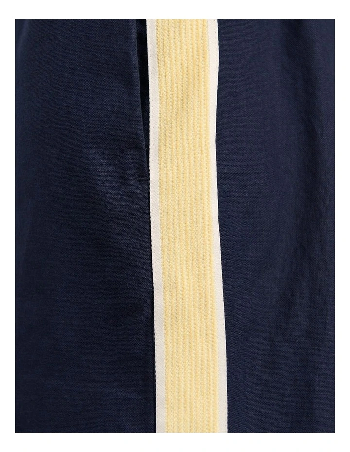 Liv Pant in Navy image 6