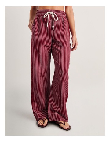 IVORY/BURGUNDY colour