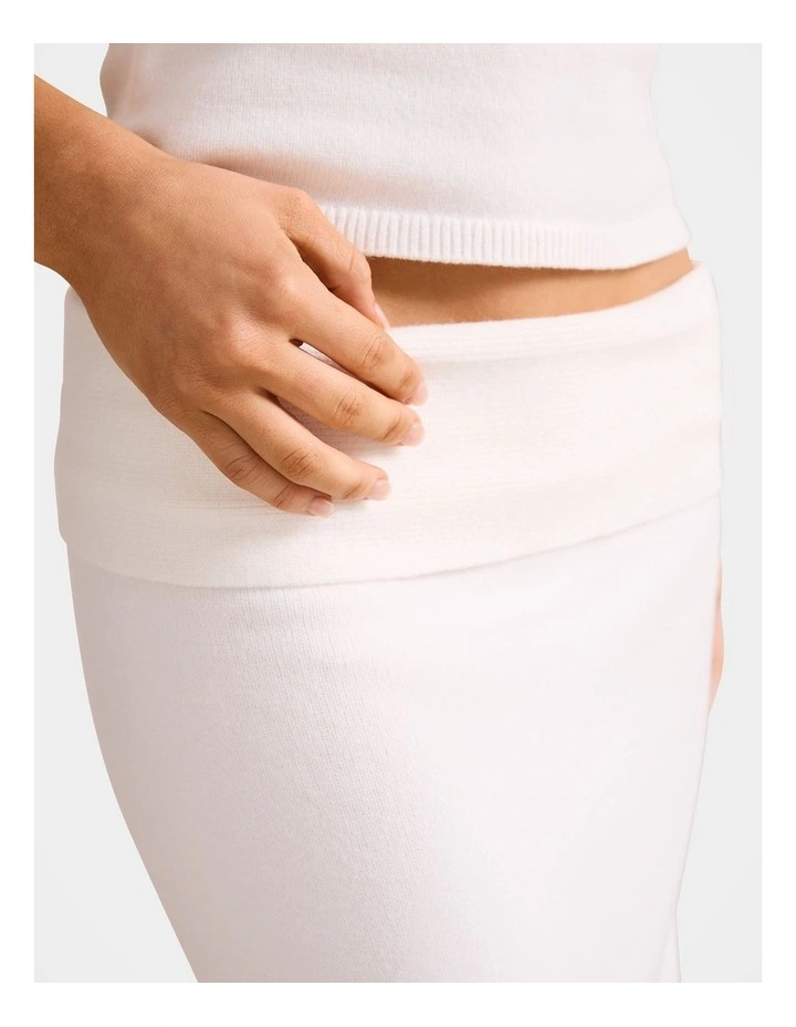 Lexi Knitted Midi Skirt in Cream image 4